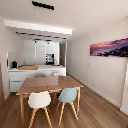 New On Playa Silgar, 2 Bedrooms, 2 Bathrooms, Garage Apartmán